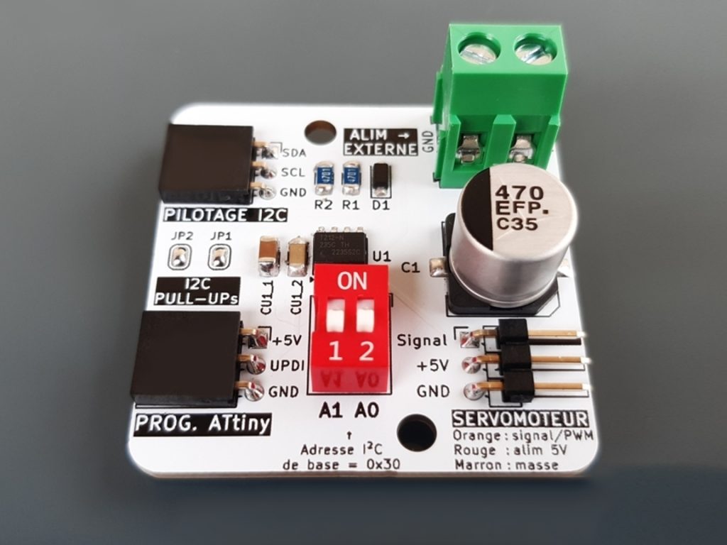 Aperçu pcb du convertisseur I2C pour servo PWM, générateur de signal de pilotage pour servomoteur à partir de commandes envoyées sur le bus i2c depuis maître