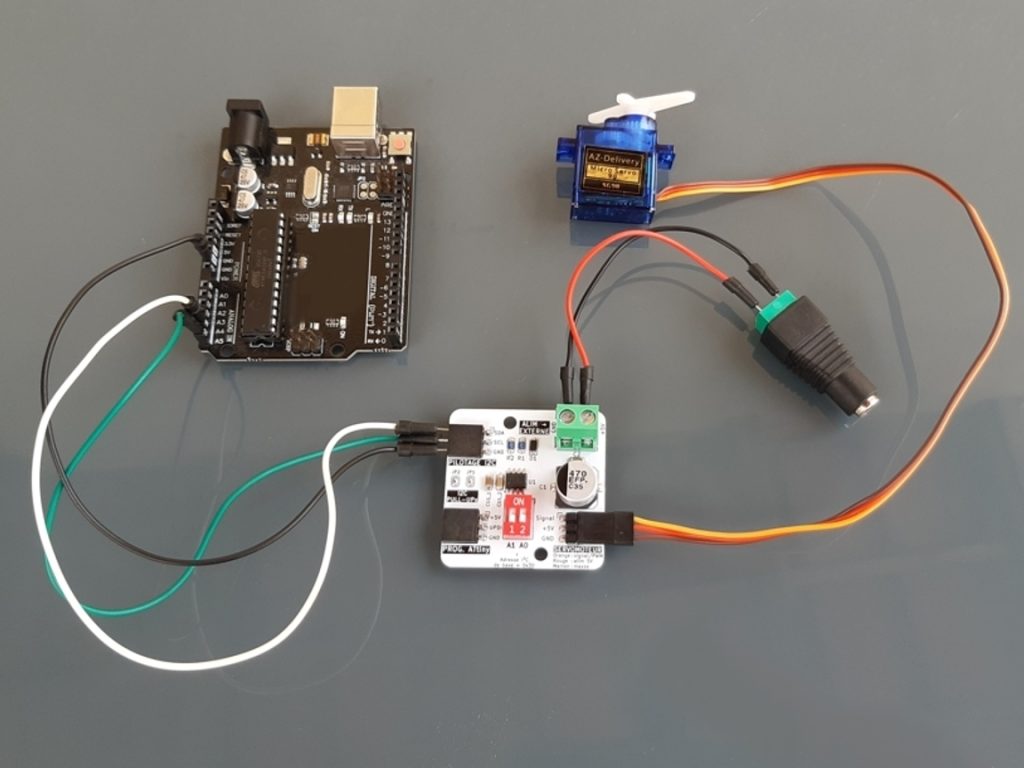 Branchement test servomoteur PWM depuis bus I2C d'un Arduino Uno, alimentations en 5V pour la partie puissance et commande, pour essais avec mesures