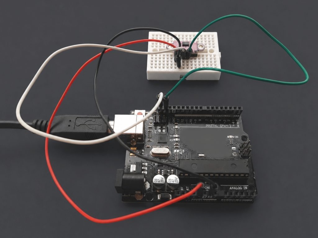 Raccordement carte Arduino VL53L0X sensor avec fils dupont et mini-breadboard de support, pour mesures IR de distances en millimètres à travers le bus I2C