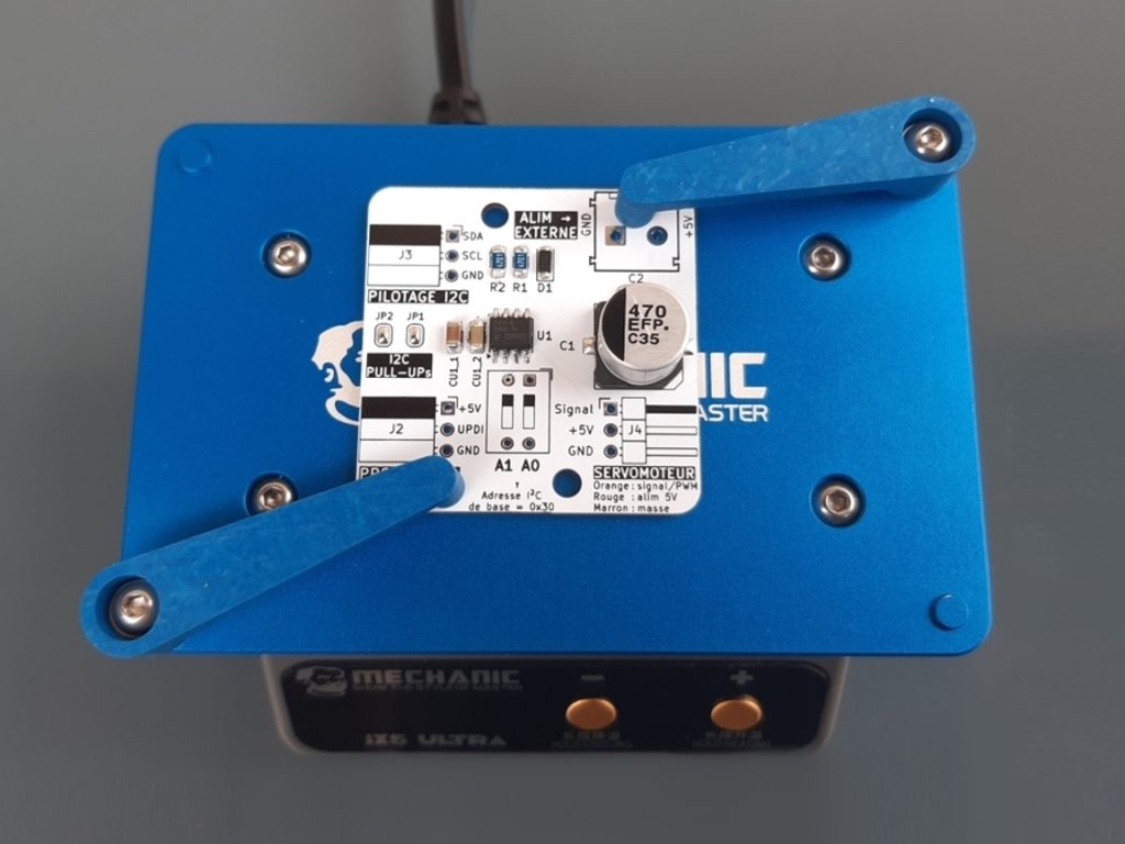 Soudage CMS sur plaque chauffante bleue réglable en température, brasage des composants SMD via table ajustable en chauffe pour soudage basse température