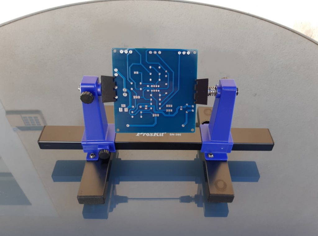 Station De Soudage Troisième Main Avec Loupe - 4 Bras Flexibles Et Base Lourde